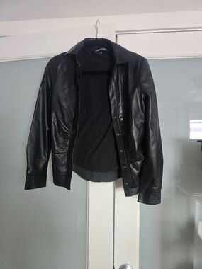 LAMARQUE Black Leather Button-Front Jacket